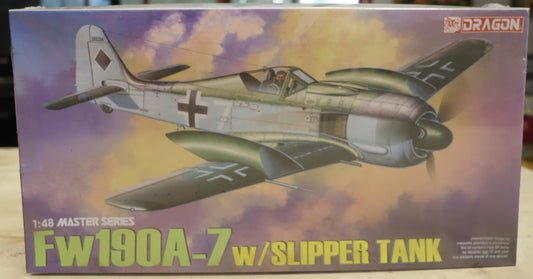 Fw 190A-7 w/ Slipper Tank 1/48 Model Kit (Dragon)