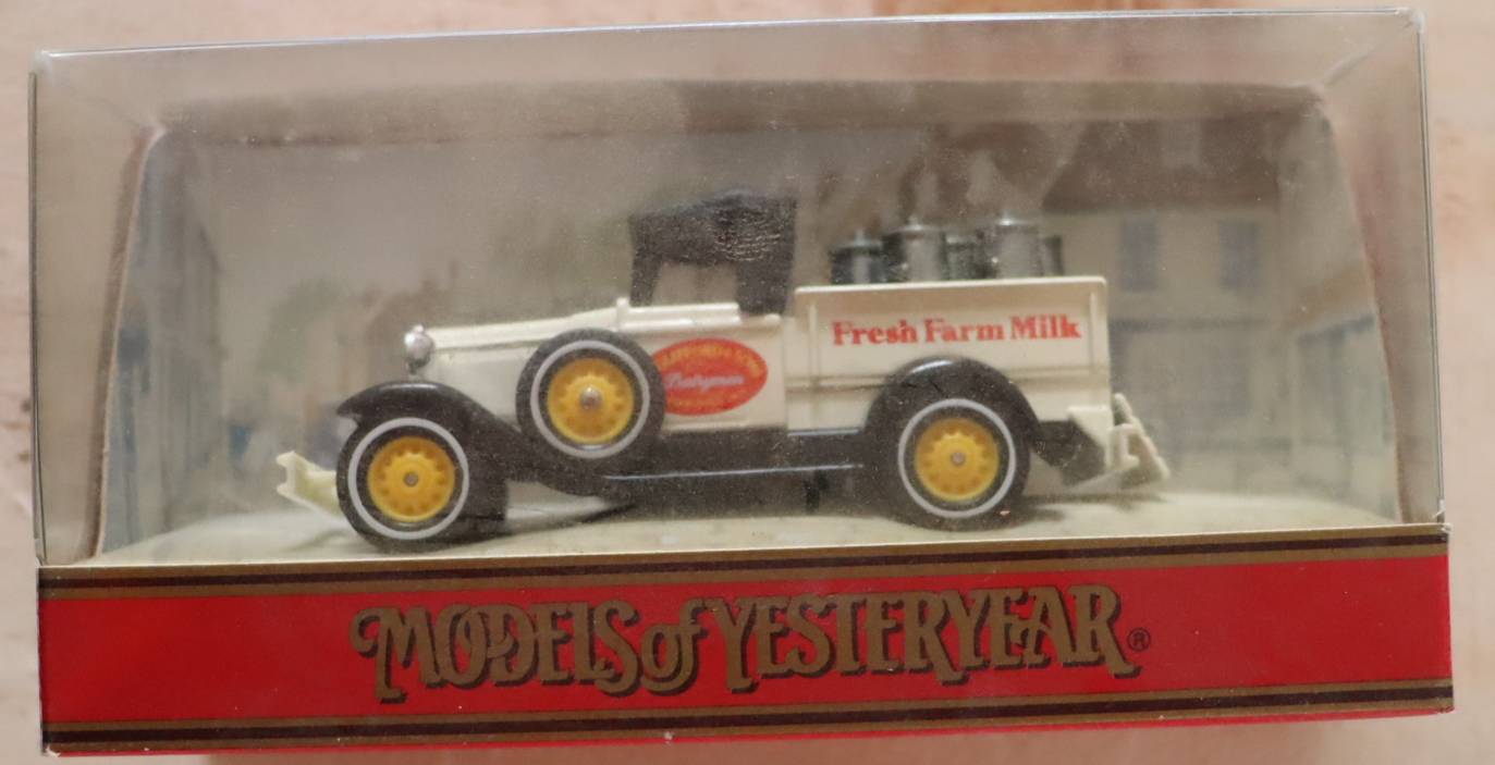 Matchbox Models of Yesteryear - Fresh Farm Milk Delivery Truck