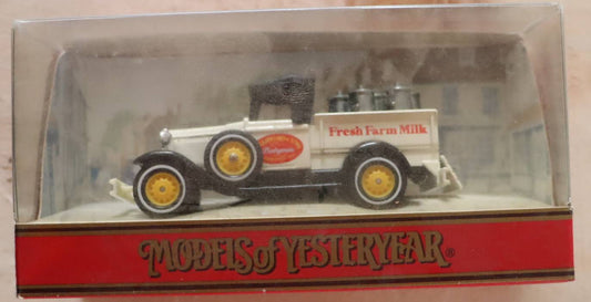 Matchbox Models of Yesteryear - Fresh Farm Milk Delivery Truck