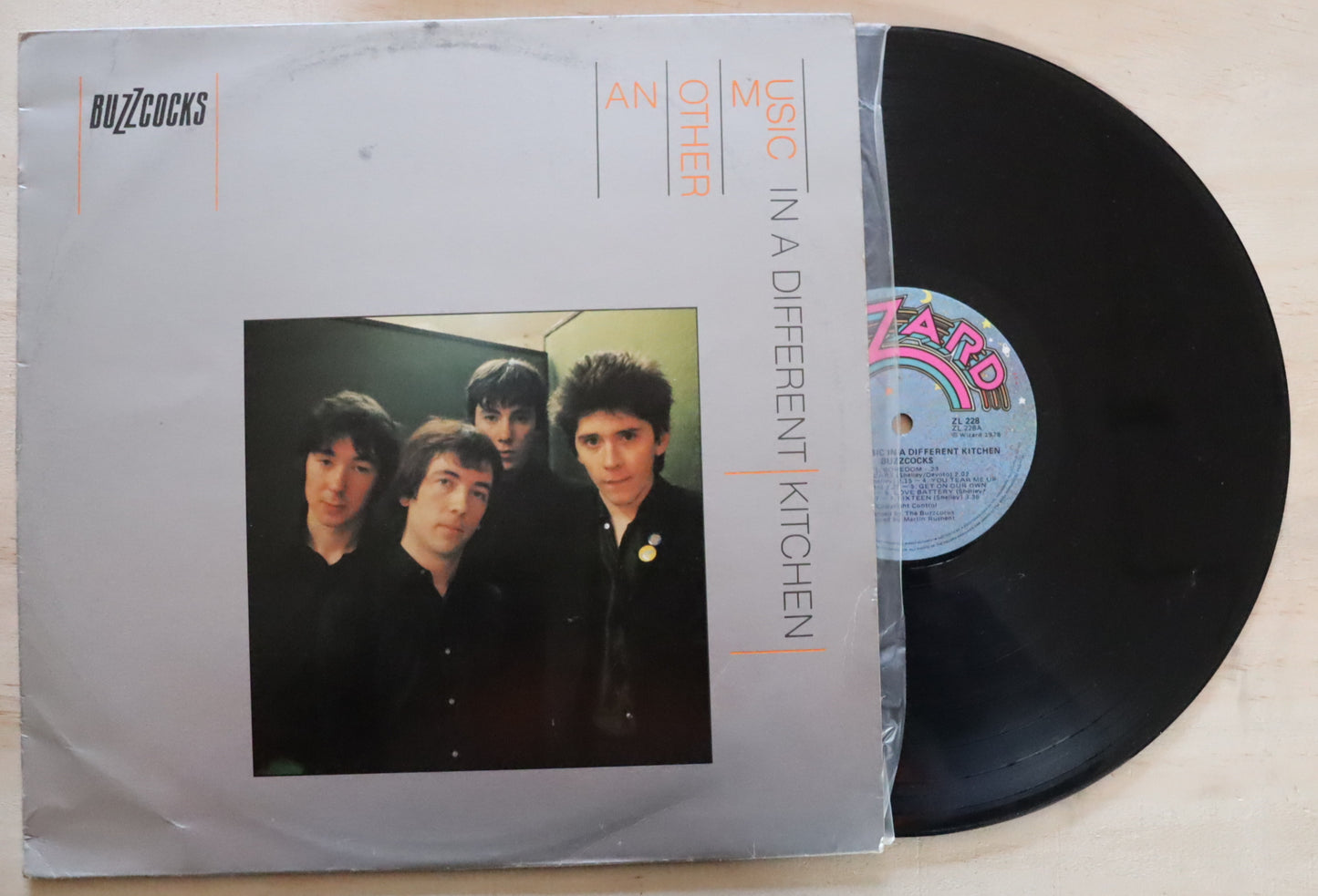 Buzzcocks – Another Music in a Different Kitchen