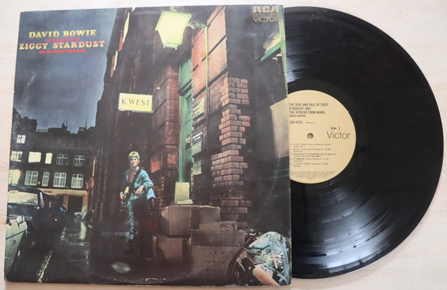 David Bowie – The Rise and Fall of Ziggy Stardust and the Spiders from Mars